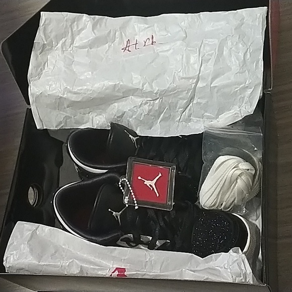 Jordans shoes for women size 8 - Picture 5 of 8